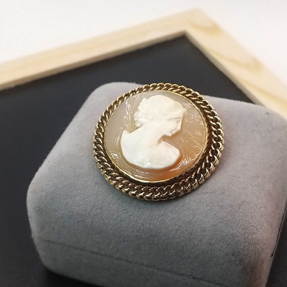 Antique/Vintage 1940s Catamore Gold Filled Brooch - Picture 1 of 9